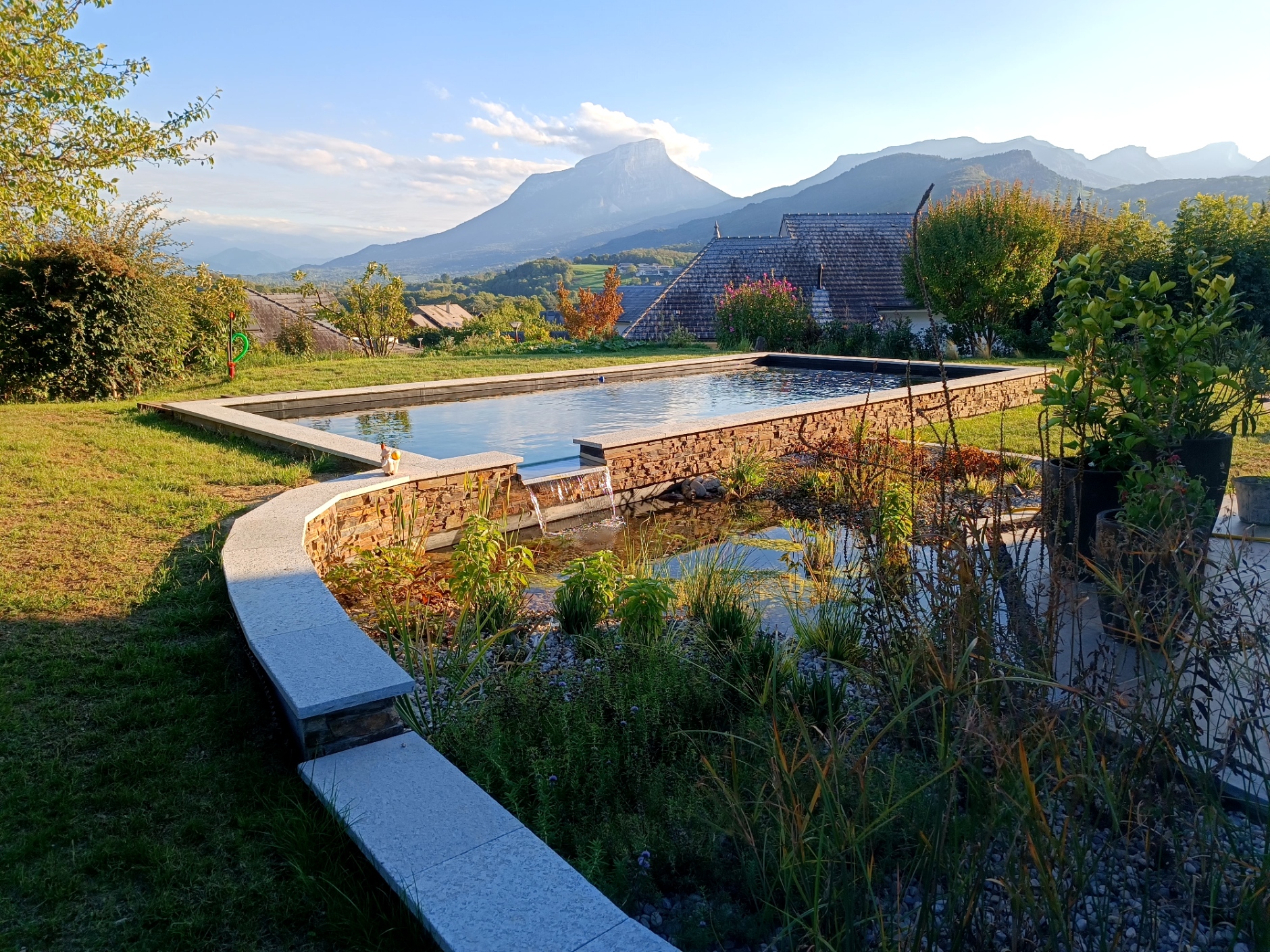 Alp’Aqua Nature : une baignade écologique et un jardin sublimé